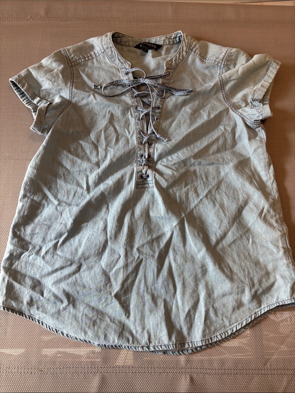Express sz xs Light Blue chambray Lace-Up Denim Tee EUC